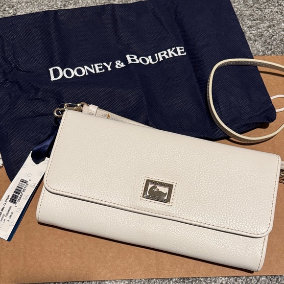 Dooney & Bourke Handbags - Dooney & Bourke Cream Leather Bag